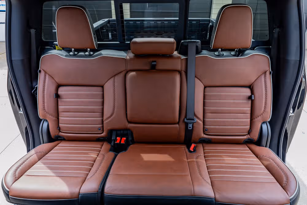 2025 GMC Sierra 2500HD Denali Ultimate Crew Cab Image 36