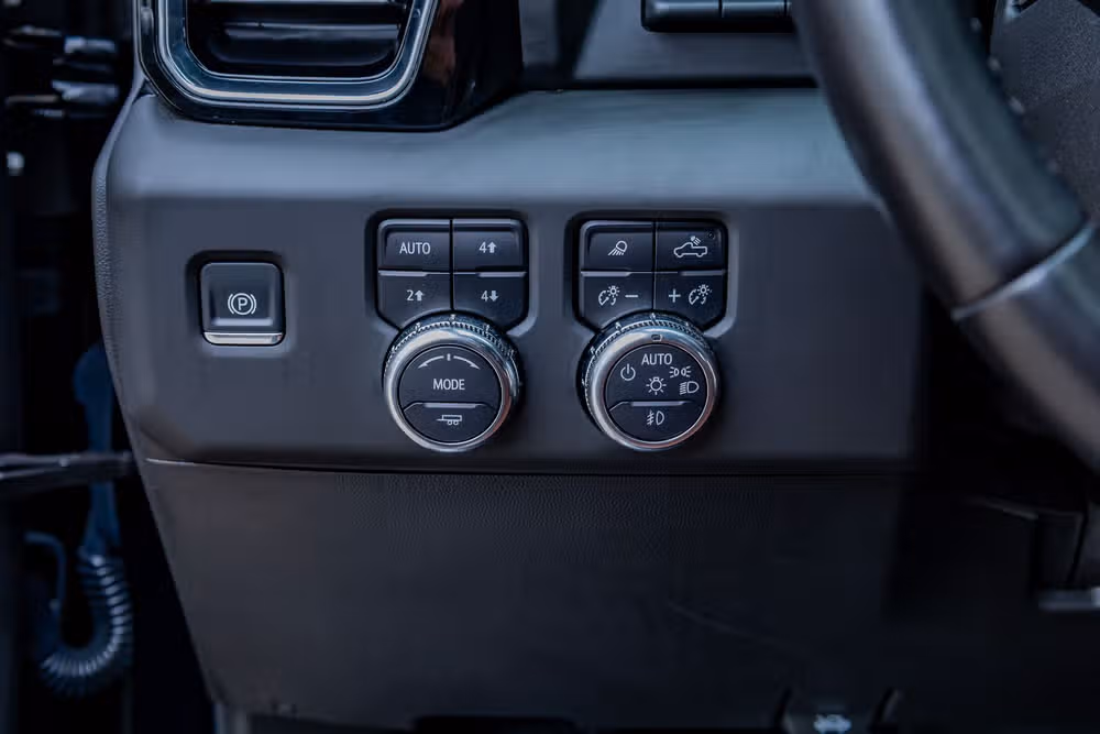 2025 GMC Sierra 2500HD Denali Ultimate Crew Cab Image 22