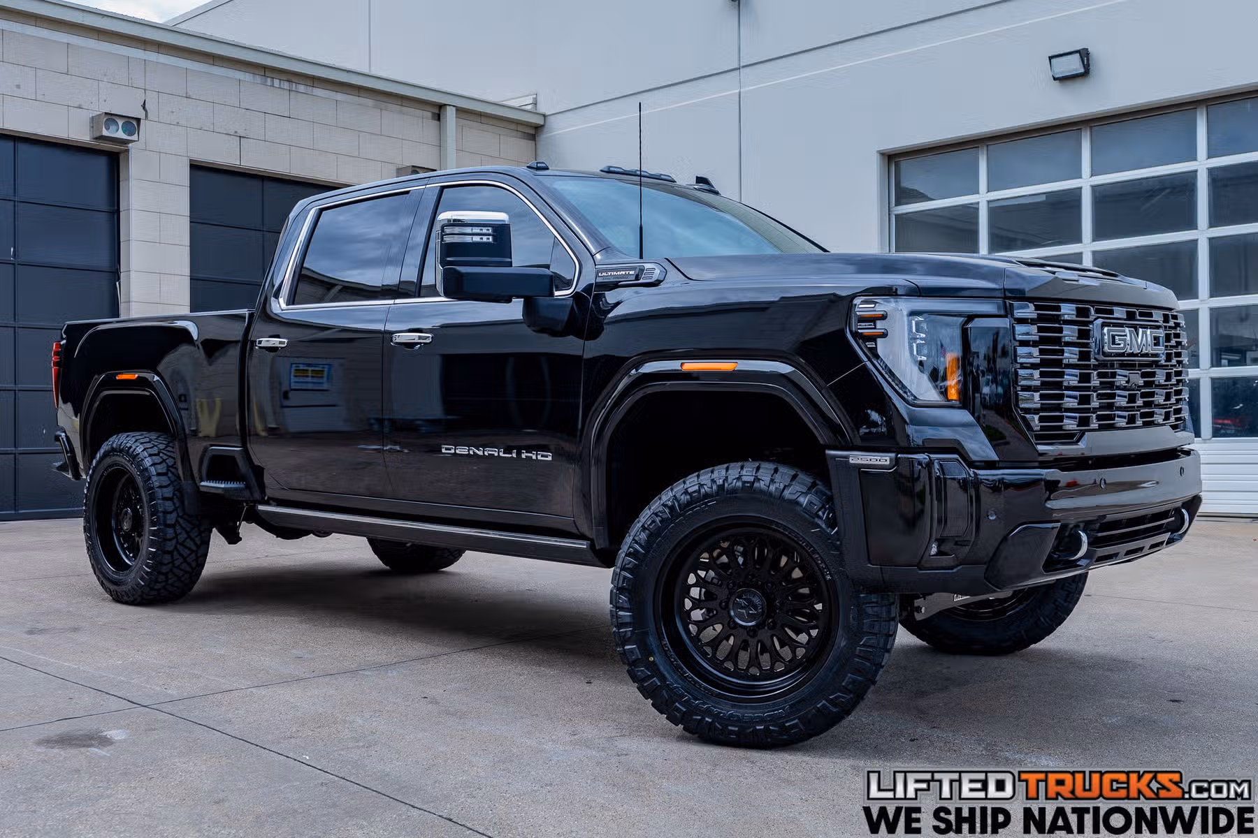 2025 GMC Sierra 2500HD Denali Ultimate Crew Cab Image 1