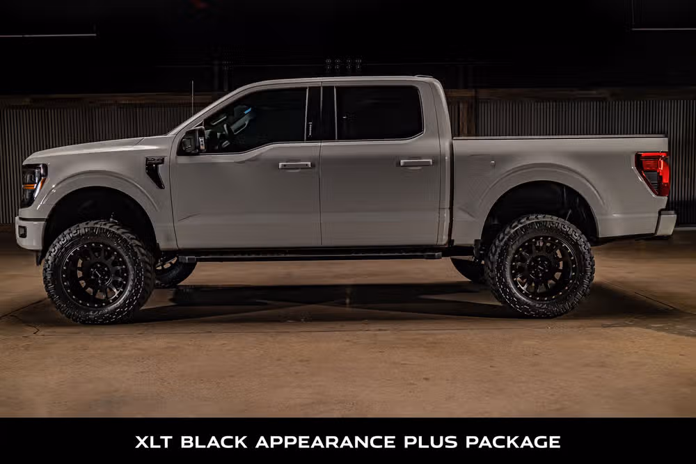 2024 Ford F-150 XLT SuperCrew Image 6