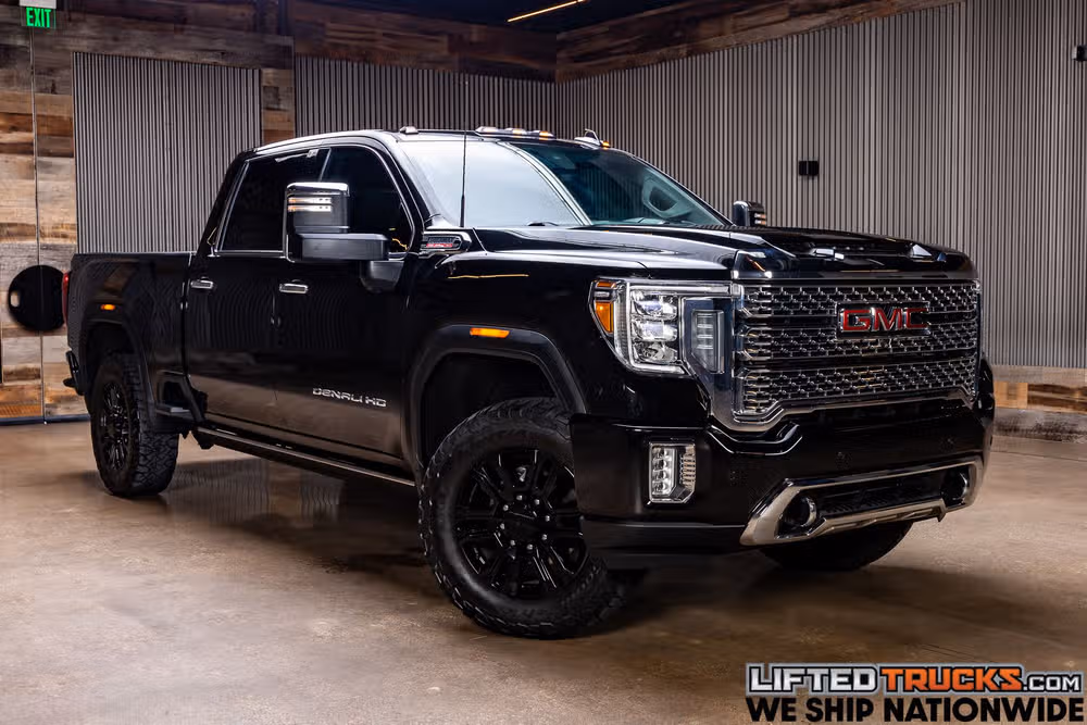 2023 GMC Sierra 2500HD Denali Crew Cab Image 1
