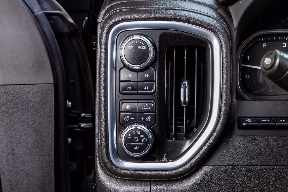 2023 GMC Sierra 2500HD Denali Crew Cab Image 21