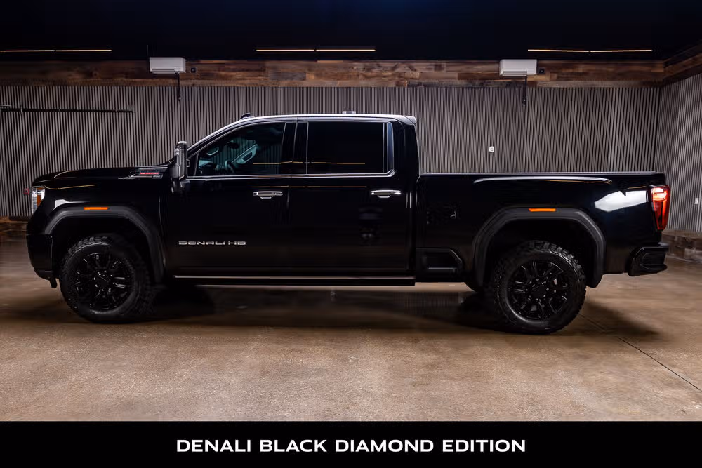 2023 GMC Sierra 2500HD Denali Crew Cab Image 5