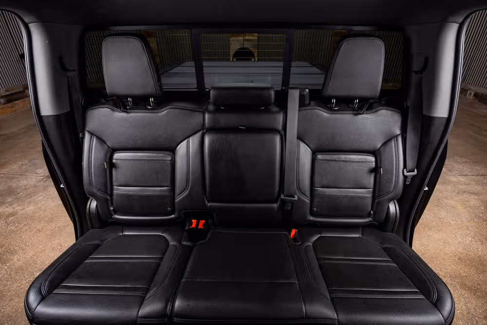 2023 GMC Sierra 2500HD Denali Crew Cab Image 34