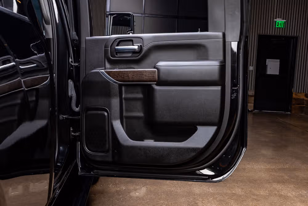 2023 GMC Sierra 2500HD Denali Crew Cab Image 38