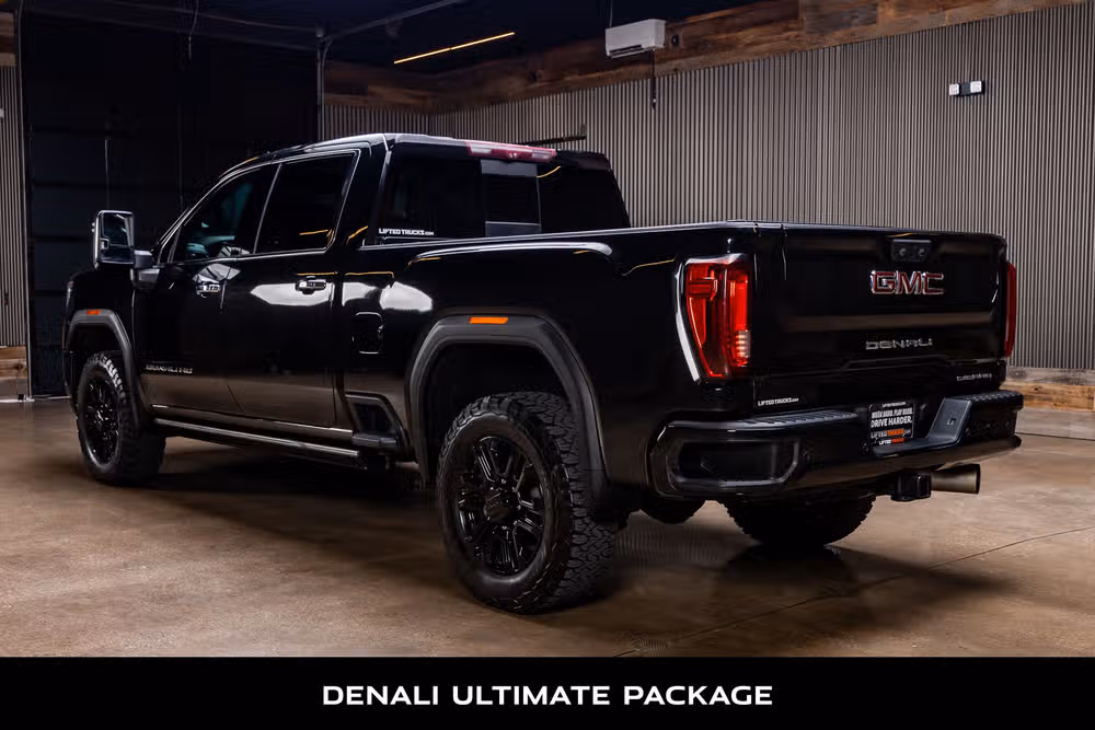2023 GMC Sierra 2500HD Denali Crew Cab Image 6
