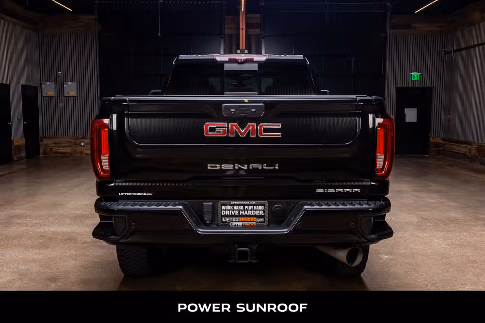 2023 GMC Sierra 2500HD Denali Crew Cab Image 7