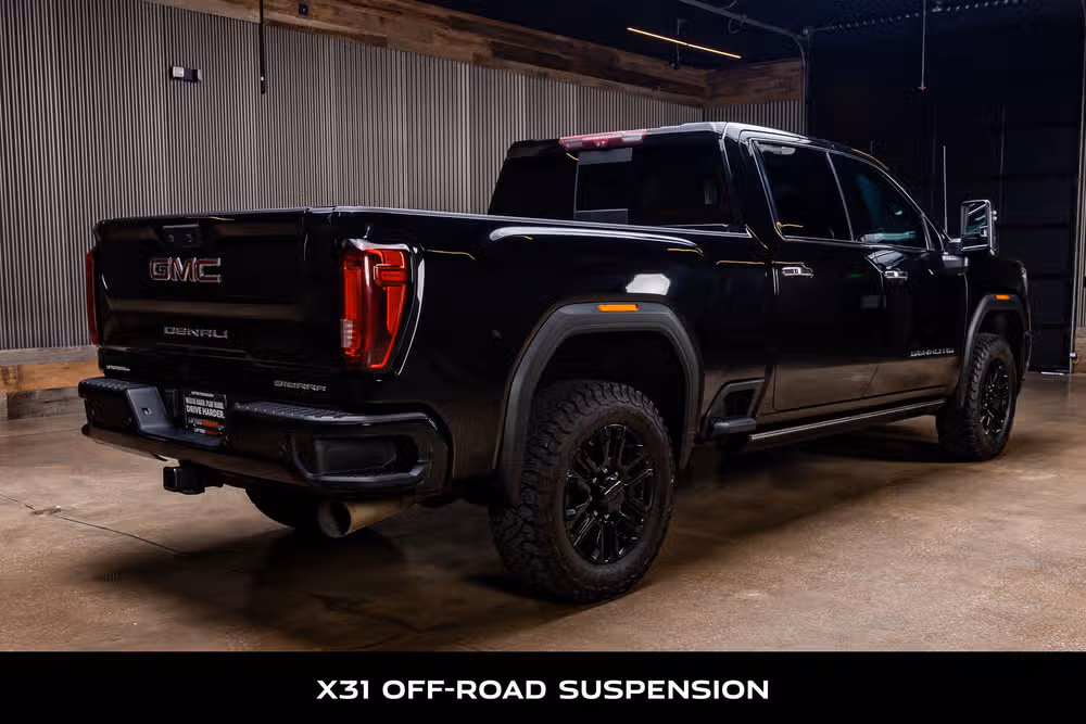 2023 GMC Sierra 2500HD Denali Crew Cab Image 9