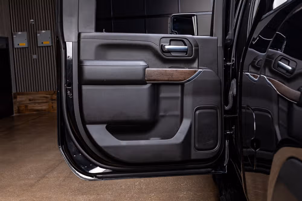 2023 GMC Sierra 2500HD Denali Crew Cab Image 37