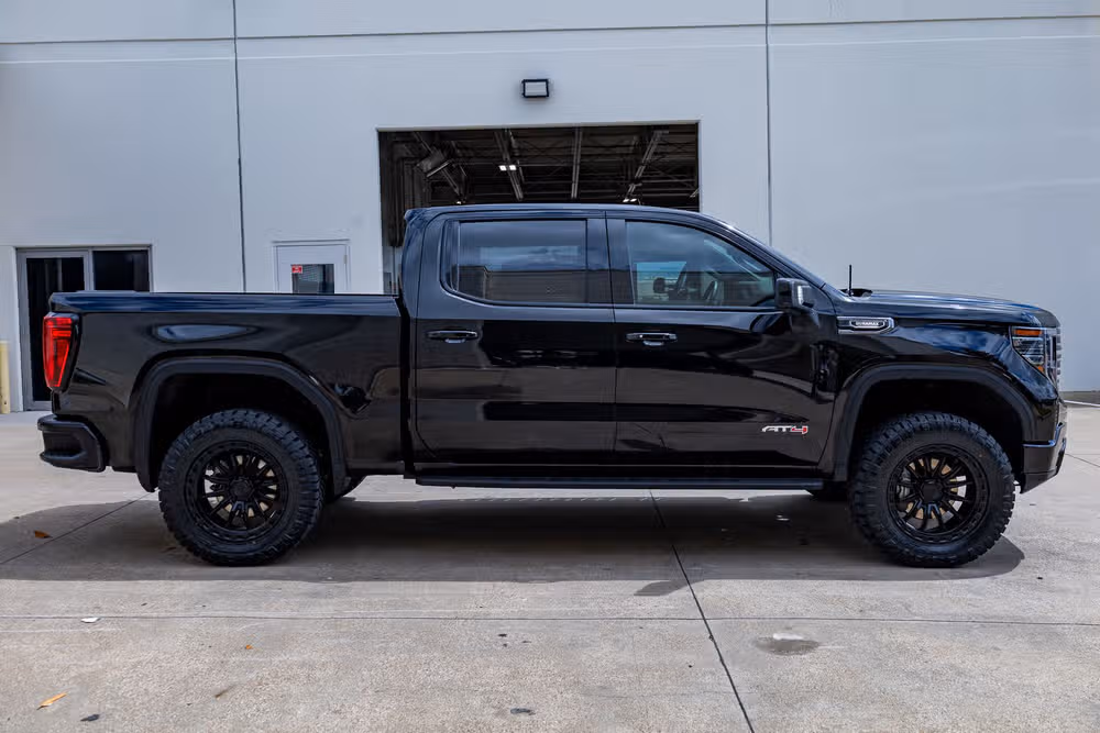 2025 GMC Sierra 1500 AT4 Crew Cab Image 11