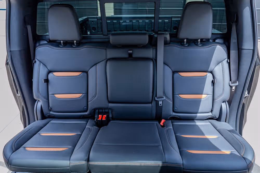 2025 GMC Sierra 1500 AT4 Crew Cab Image 36