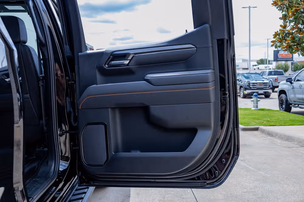 2025 GMC Sierra 1500 AT4 Crew Cab Image 40