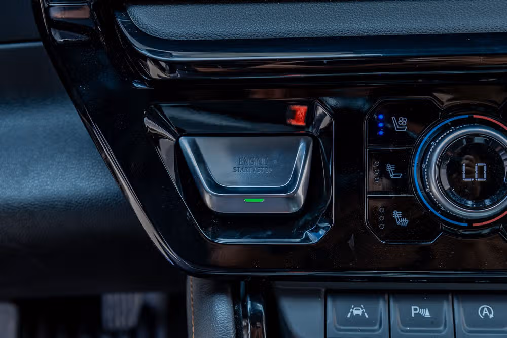 2025 GMC Sierra 1500 AT4 Crew Cab Image 23