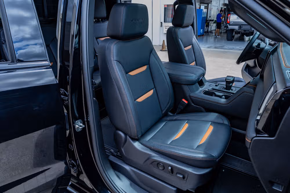 2025 GMC Sierra 1500 AT4 Crew Cab Image 32