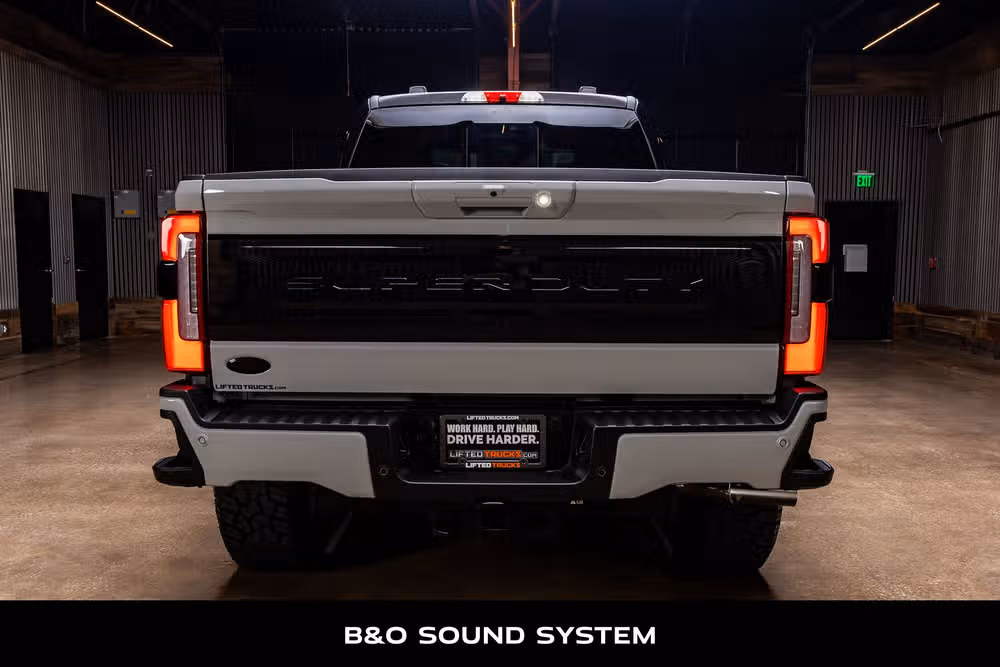 2026 Ford F-250 Super Duty Platinum Crew Cab Image 8