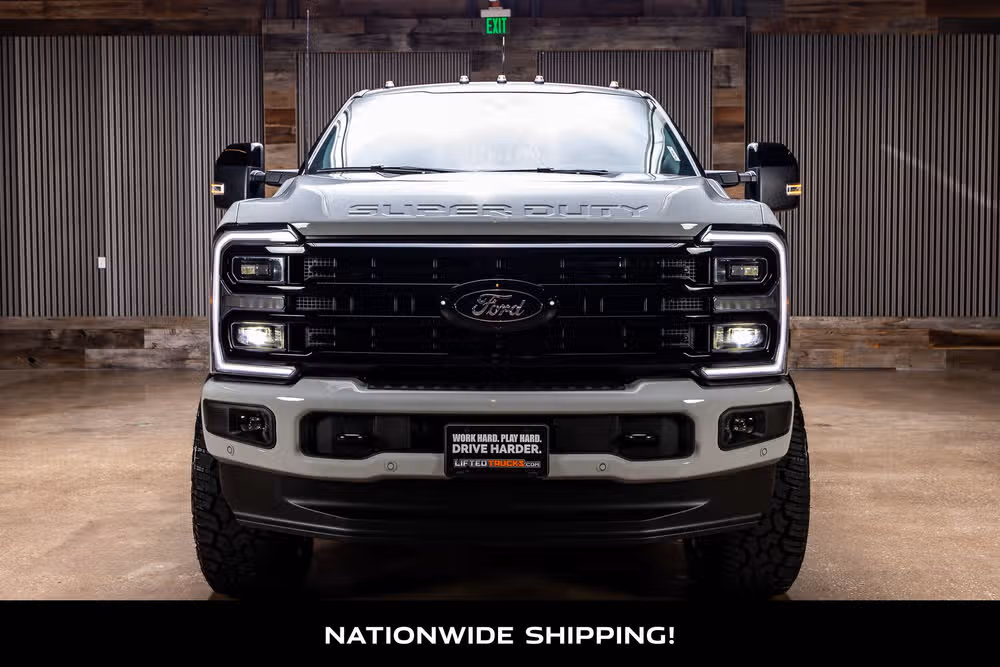 2026 Ford F-250 Super Duty Platinum Crew Cab Image 4