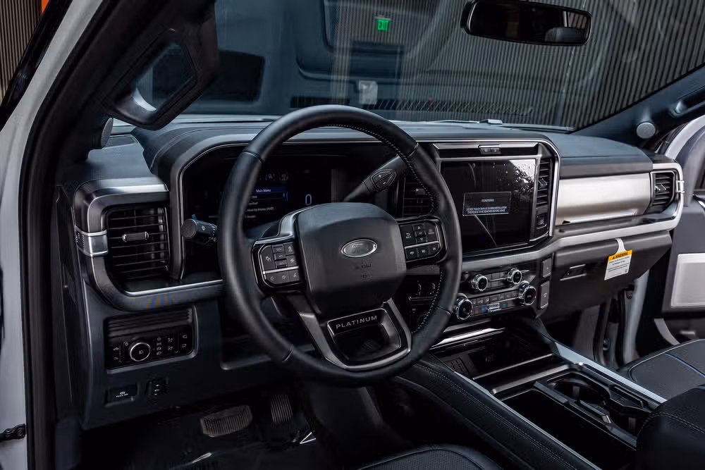 2026 Ford F-250 Super Duty Platinum Crew Cab Image 17
