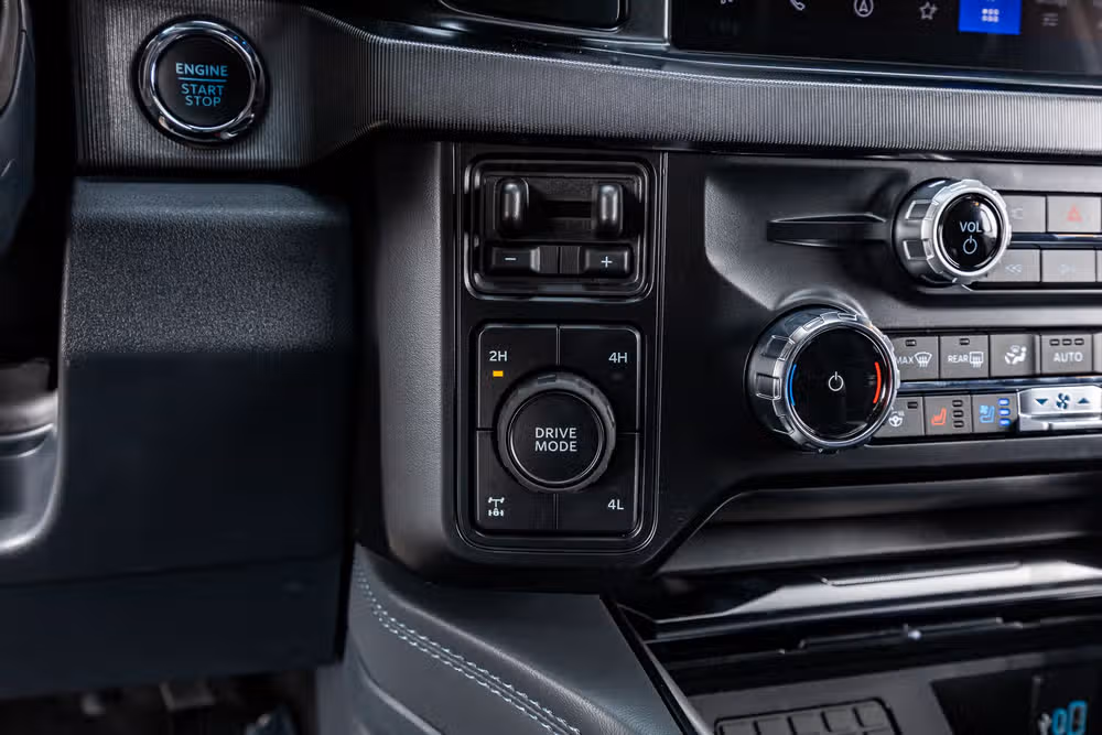 2026 Ford F-250 Super Duty Platinum Crew Cab Image 24