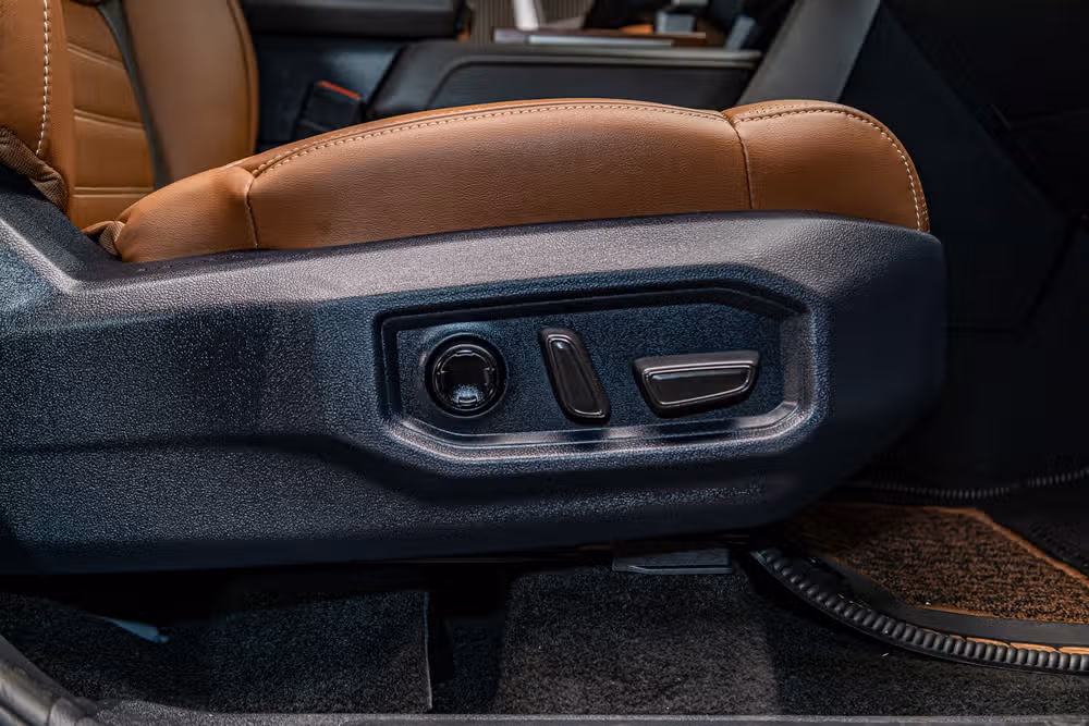 2026 Toyota Tundra 1794 Edition HV CrewMax Image 27
