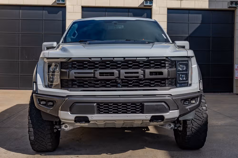 2023 Ford F-150 Raptor SuperCrew Image 2