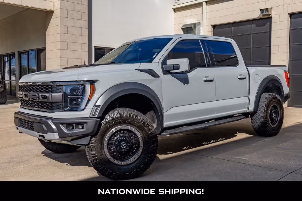 2023 Ford F-150 Raptor SuperCrew Image 4