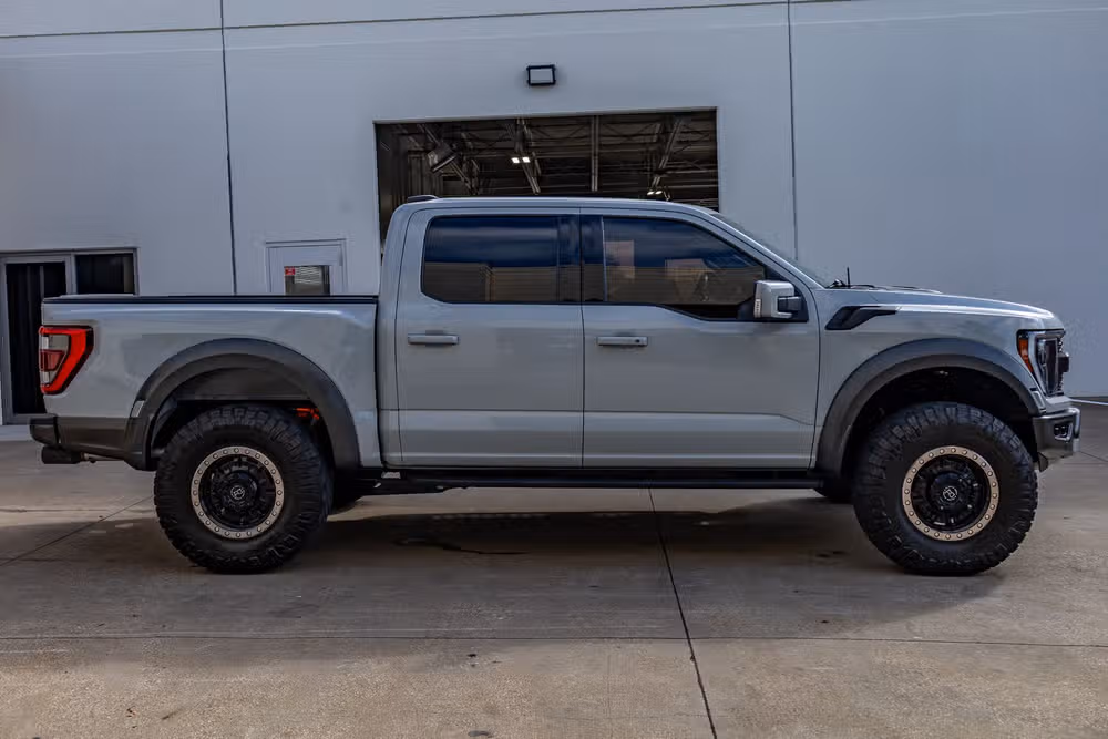2023 Ford F-150 Raptor SuperCrew Image 10