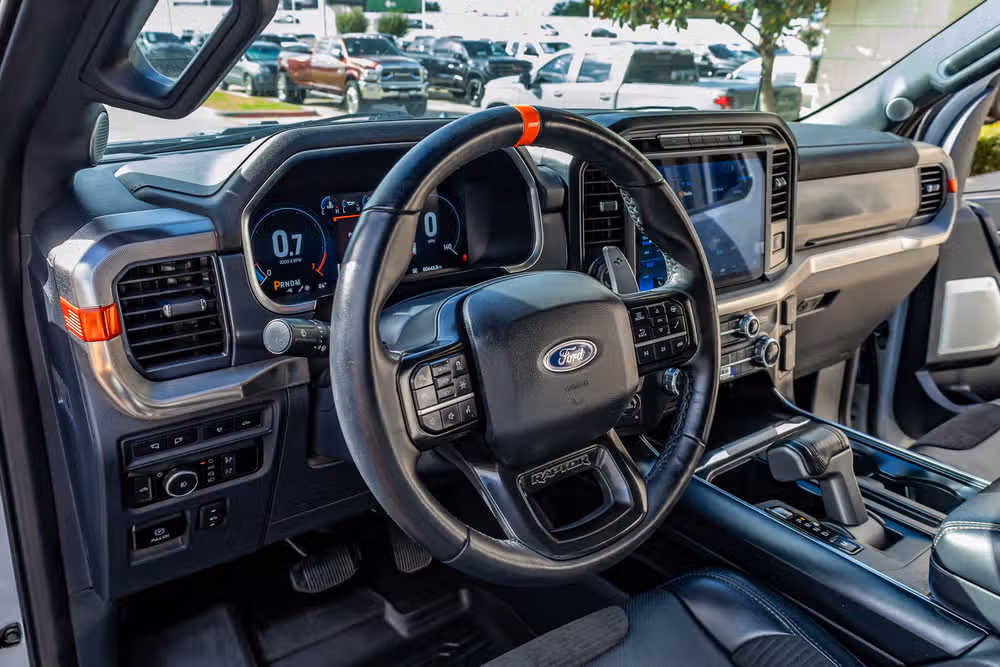 2023 Ford F-150 Raptor SuperCrew Image 16