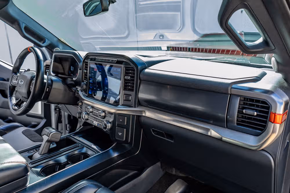2023 Ford F-150 Raptor SuperCrew Image 17