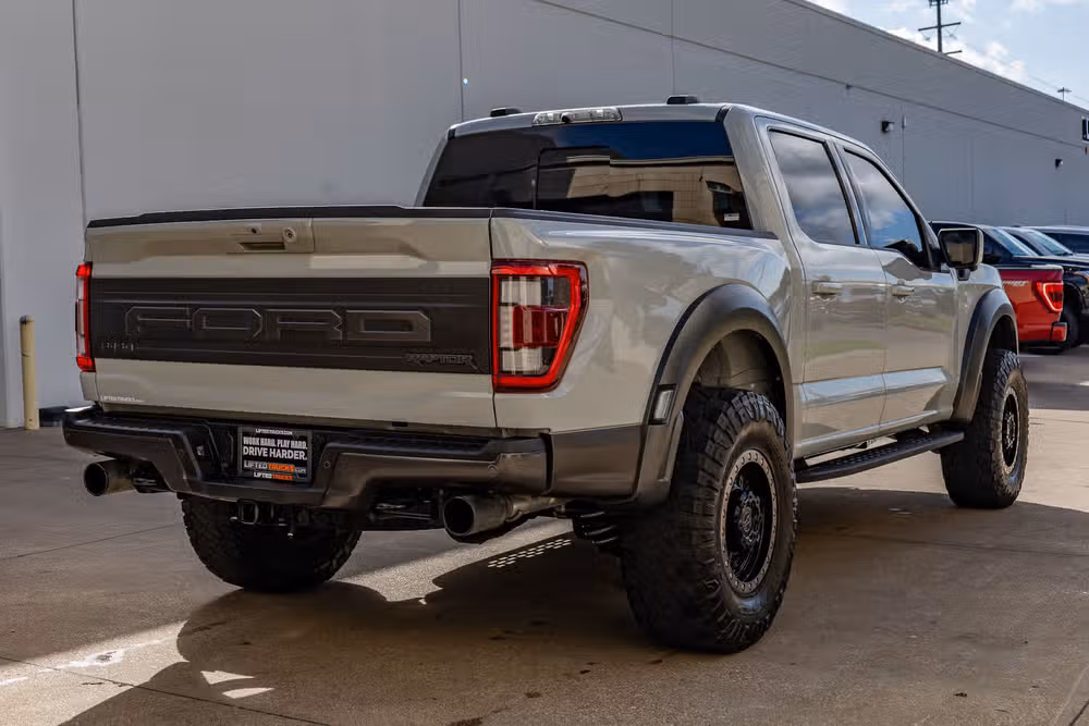 2023 Ford F-150 Raptor SuperCrew Image 9