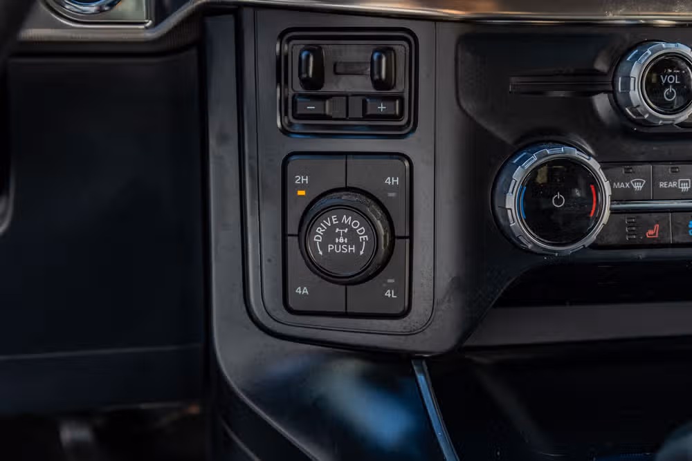 2023 Ford F-150 Raptor SuperCrew Image 23