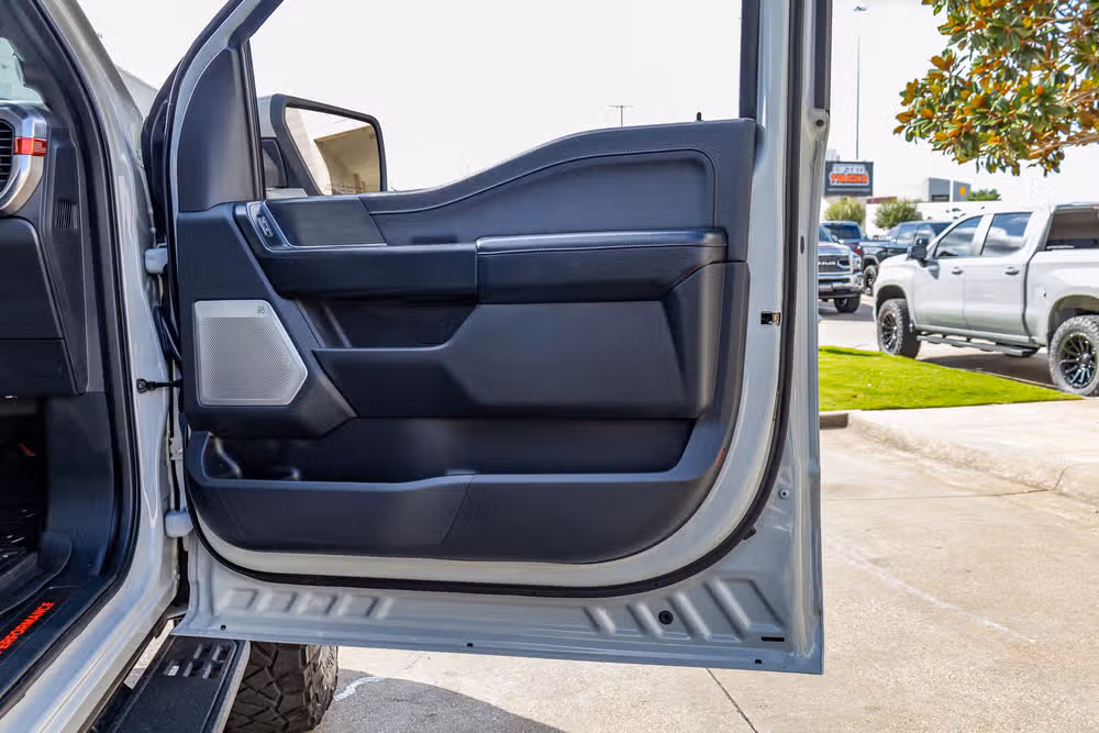 2023 Ford F-150 Raptor SuperCrew Image 38