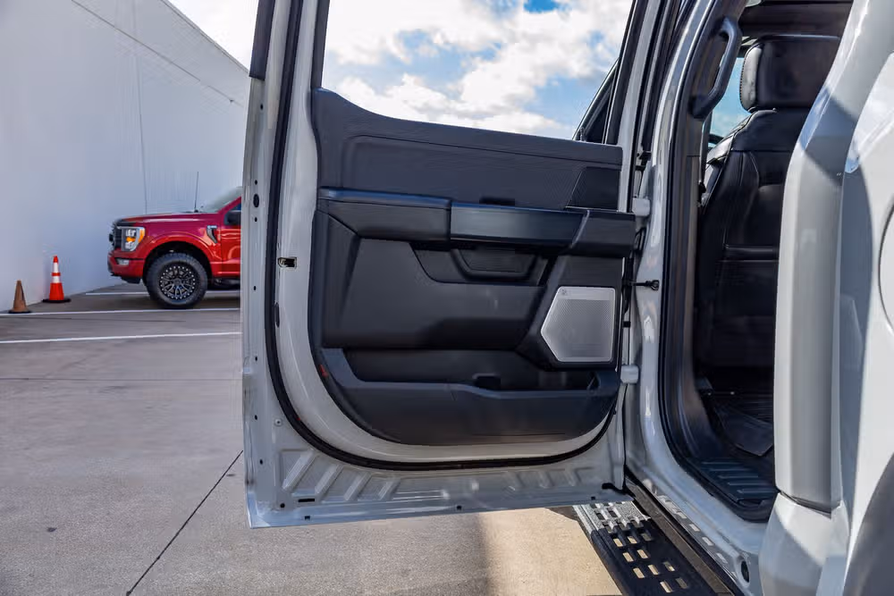 2023 Ford F-150 Raptor SuperCrew Image 39