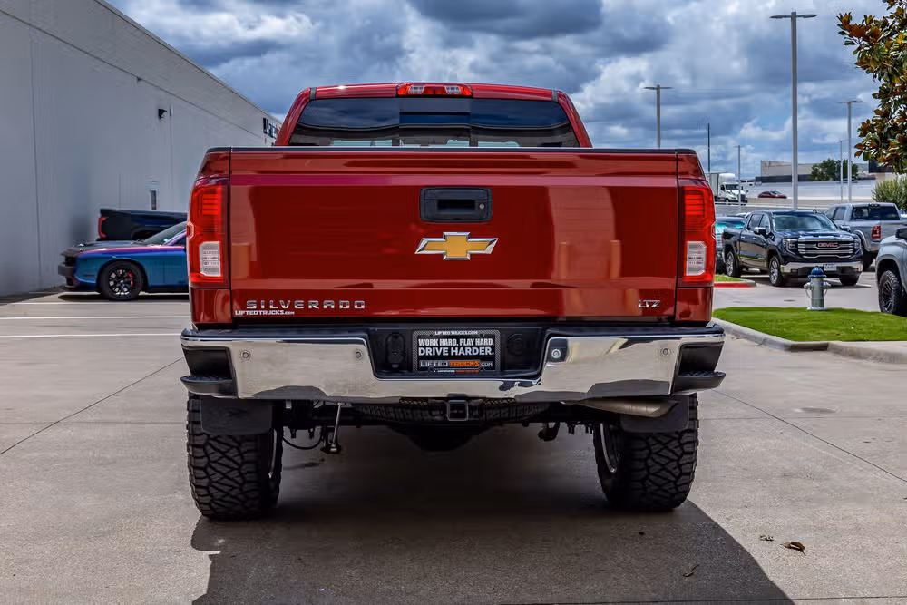 2018 Chevrolet Silverado 1500 LTZ Crew Cab Image 8