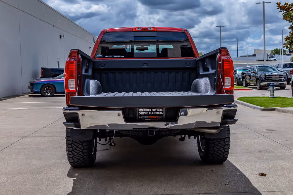 2018 Chevrolet Silverado 1500 LTZ Crew Cab Image 9