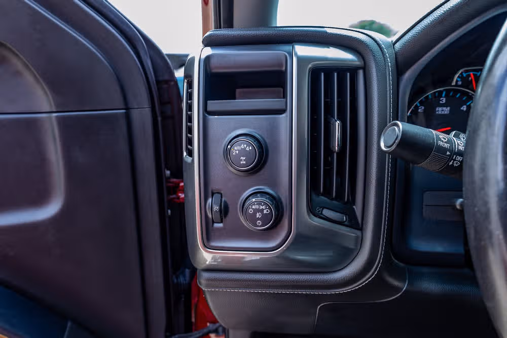 2018 Chevrolet Silverado 1500 LTZ Crew Cab Image 22