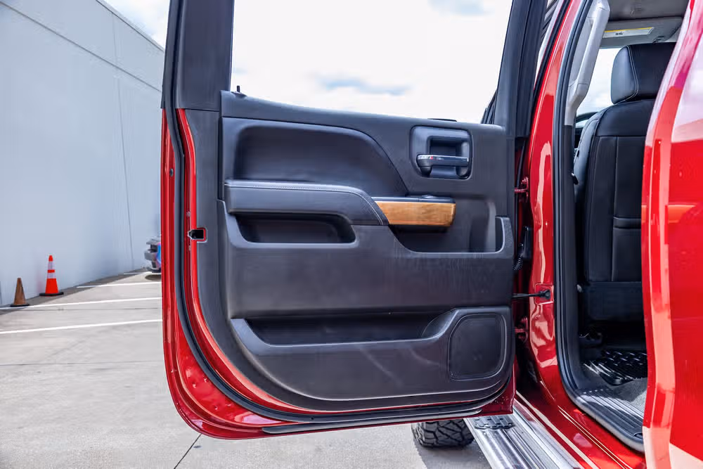 2018 Chevrolet Silverado 1500 LTZ Crew Cab Image 36