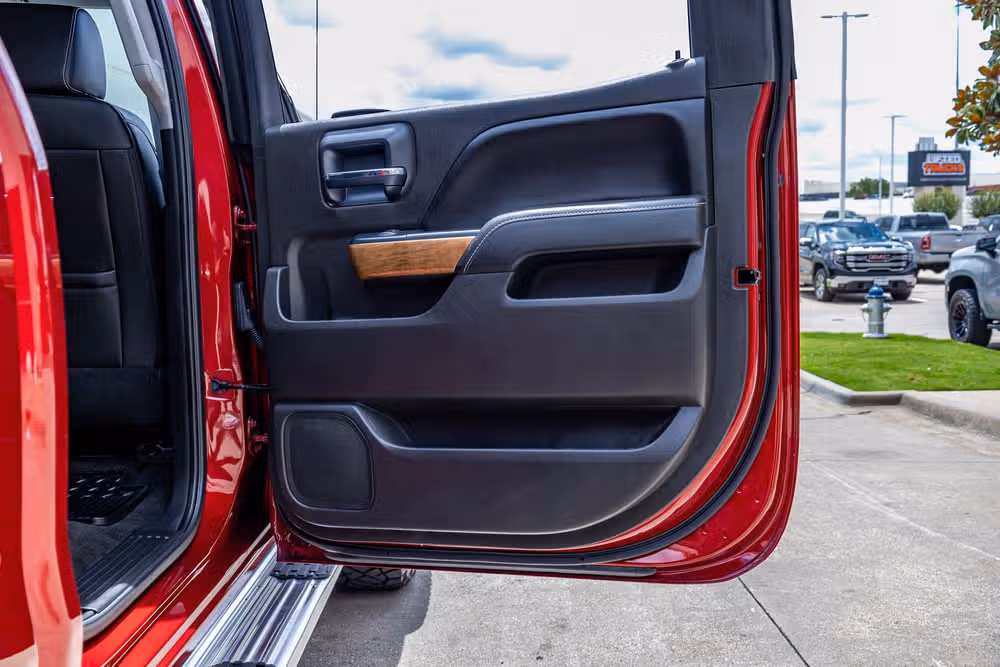 2018 Chevrolet Silverado 1500 LTZ Crew Cab Image 37