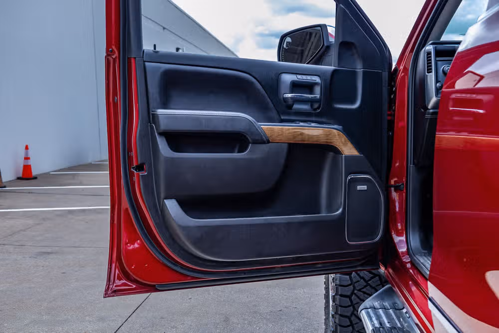 2018 Chevrolet Silverado 1500 LTZ Crew Cab Image 34