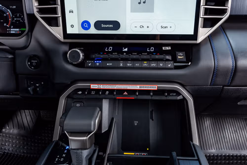 2026 Toyota Tundra Platinum HV CrewMax Image 27