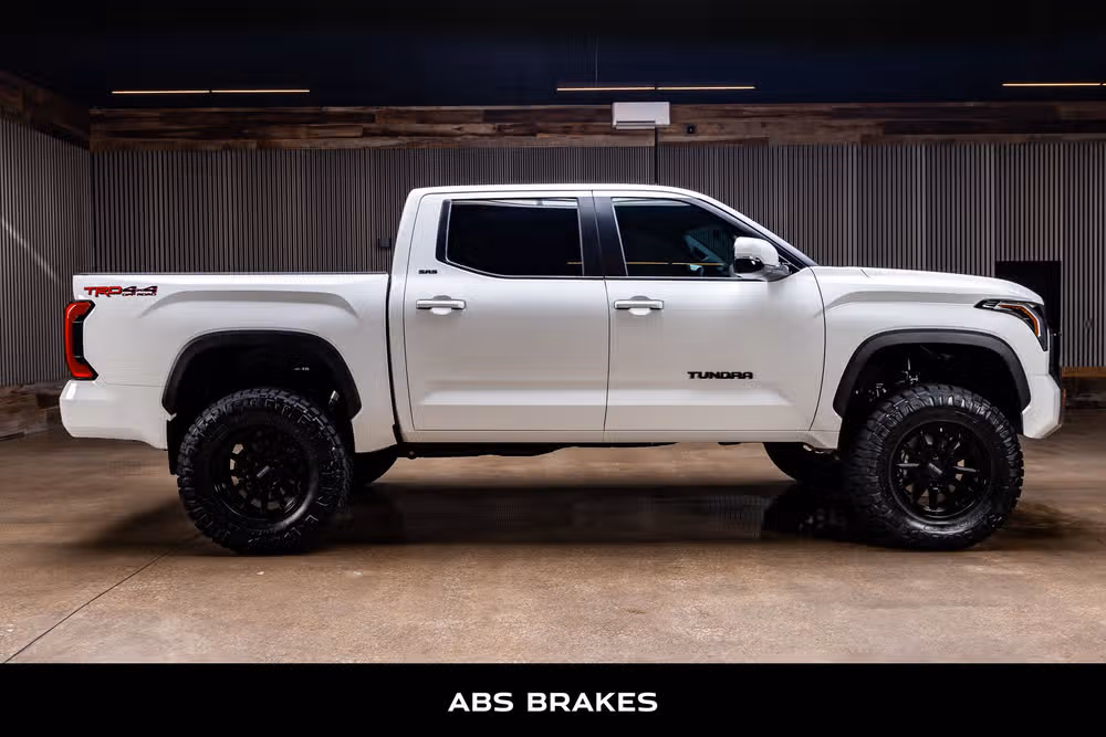 2026 Toyota Tundra SR5 CrewMax Image 11