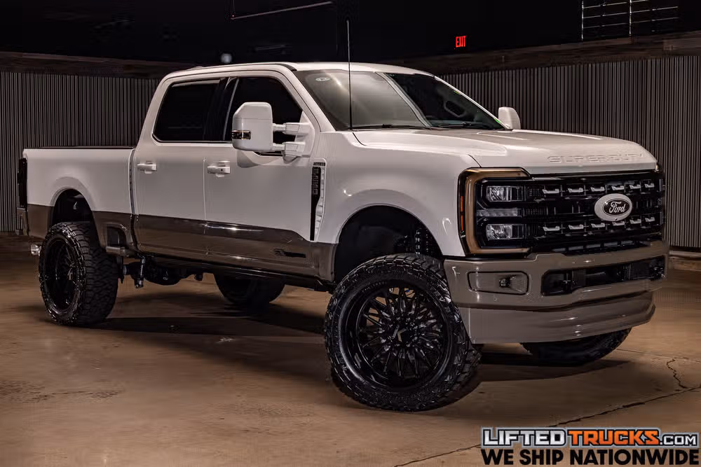 2026 Ford F-250 Super Duty King Ranch Crew Cab Image 1