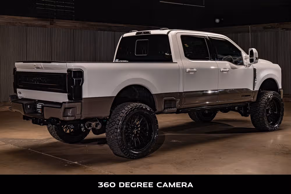 2026 Ford F-250 Super Duty King Ranch Crew Cab Image 10