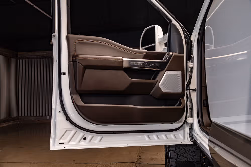 2026 Ford F-250 Super Duty King Ranch Crew Cab Image 32