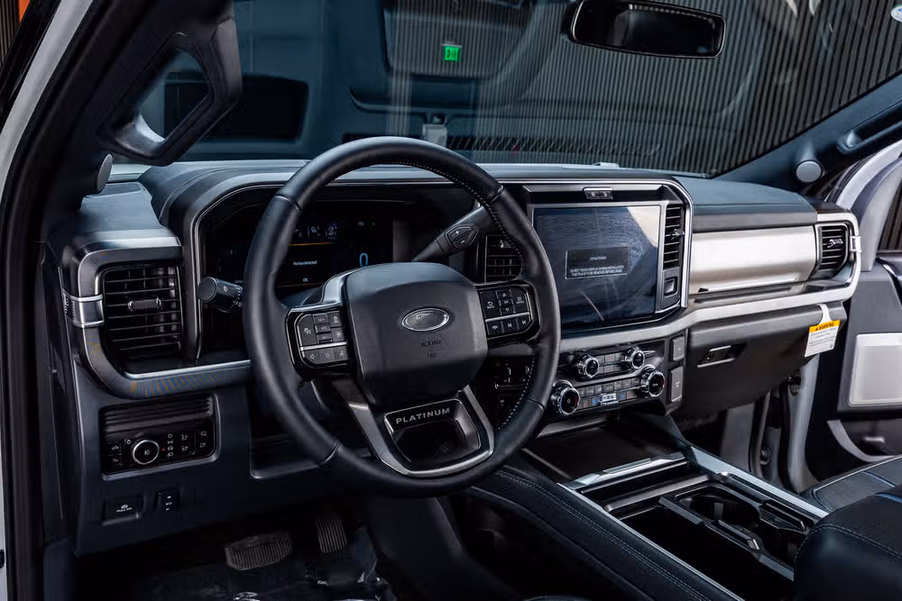 2026 Ford F-250 Super Duty Platinum Crew Cab Image 17