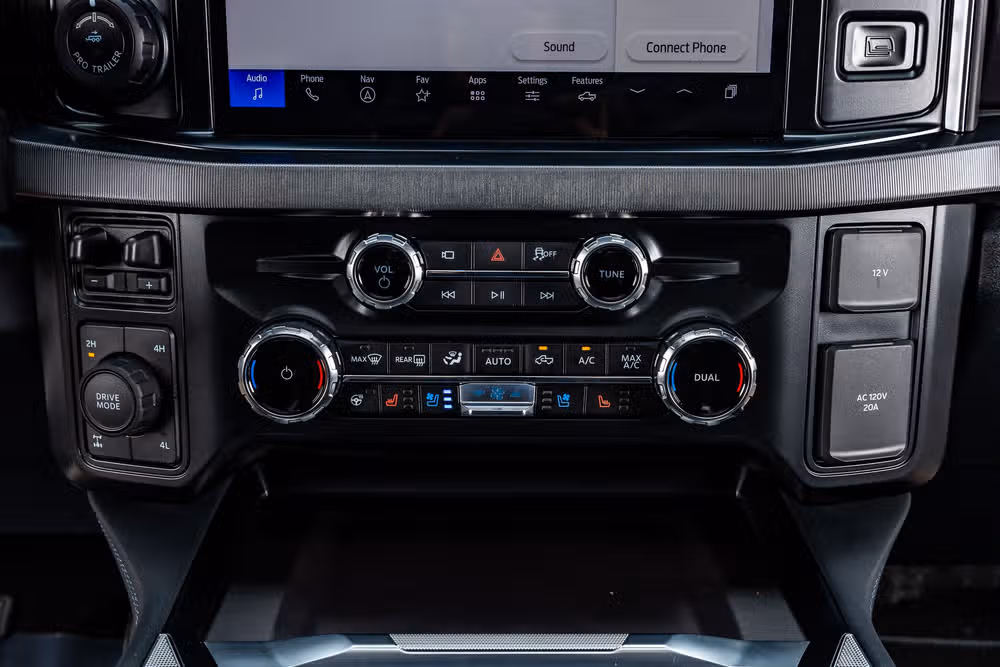 2026 Ford F-250 Super Duty Platinum Crew Cab Image 28