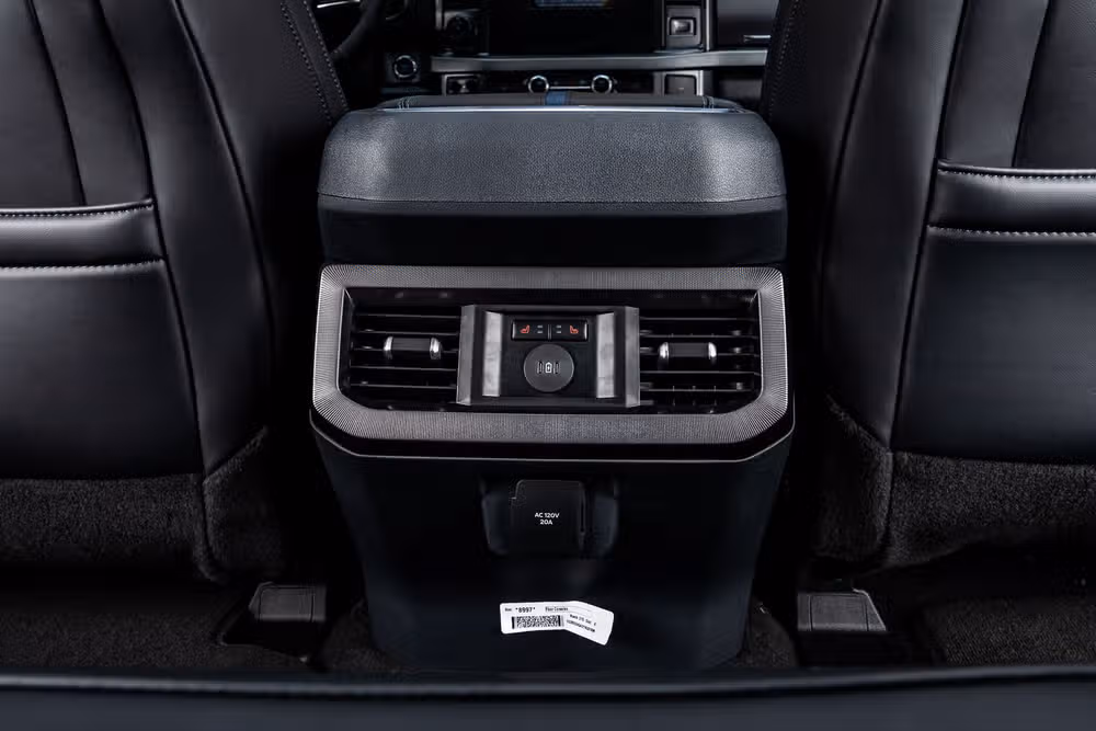 2026 Ford F-250 Super Duty Platinum Crew Cab Image 35