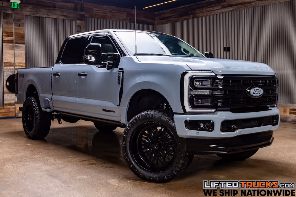 2026 Ford F-250 Super Duty Platinum Plus Crew Cab Image 1