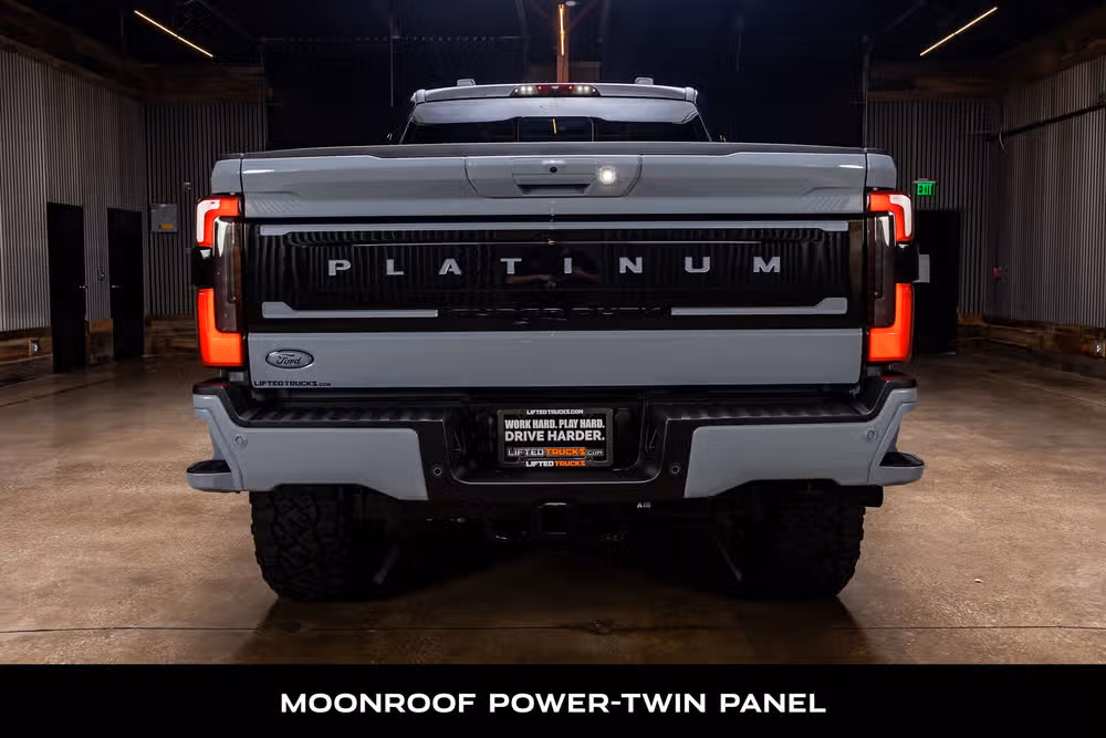 2026 Ford F-250 Super Duty Platinum Plus Crew Cab Image 8