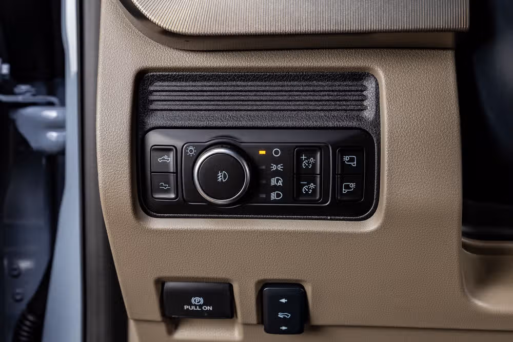 2026 Ford F-250 Super Duty Platinum Plus Crew Cab Image 22