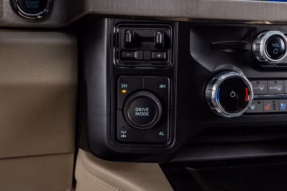 2026 Ford F-250 Super Duty Platinum Plus Crew Cab Image 24